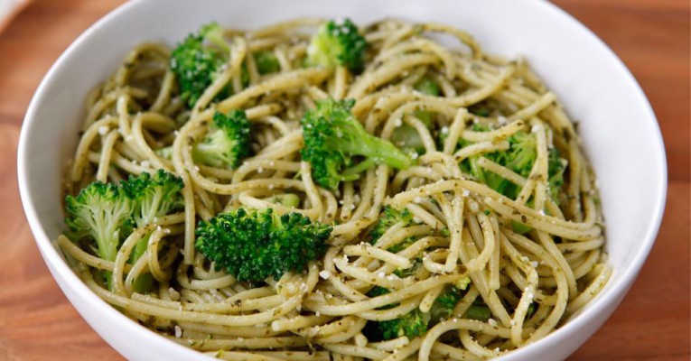 Broccoli-Pesto-Pasta-Recipe-1 (1)