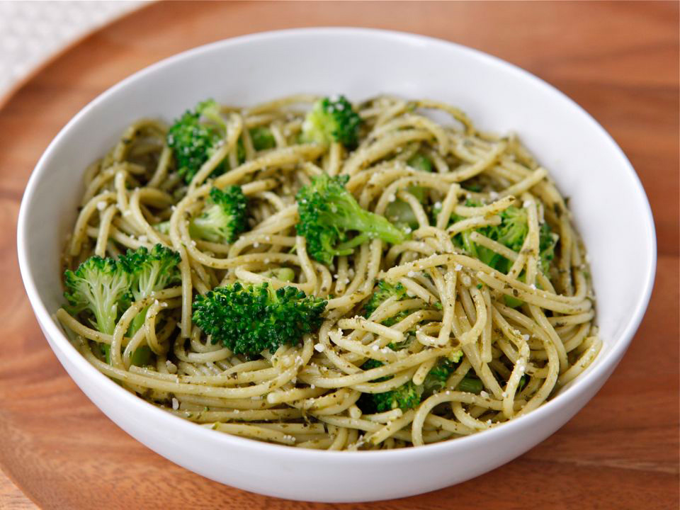 Broccoli-Pesto-Pasta-Recipe-1 (1)